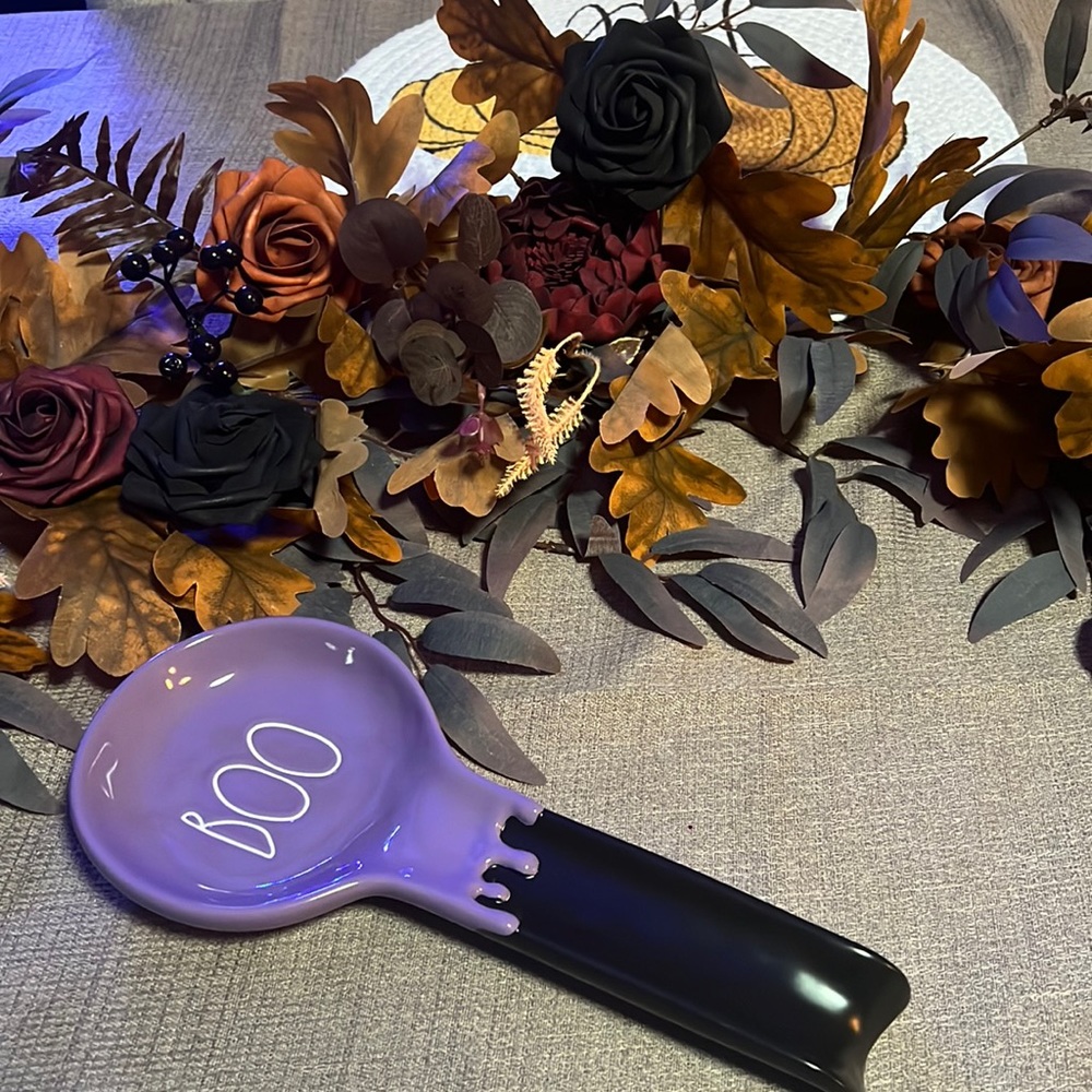 Rae Dunn spoon rest boo slime look